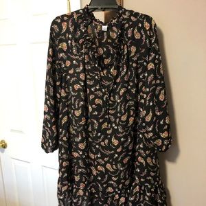 Old navy womens xl dress dark paisley pattern. Only worn once. Excellent shape!